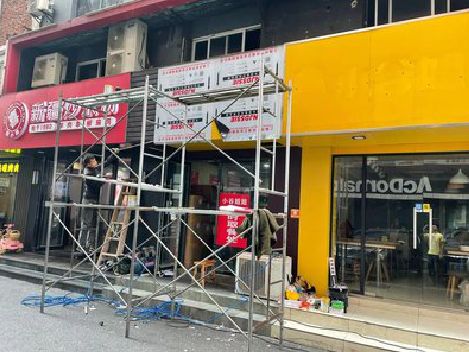 盐源制作广告招牌如何避免它发黄？